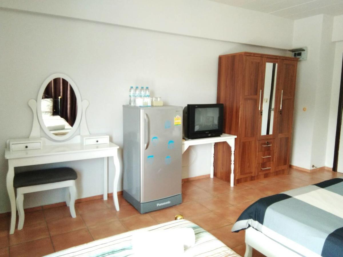 Lomsabai Apartments Bangsaen Exterior foto